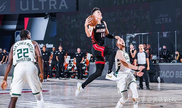 雄鹿队力克上海队，取得季后赛资格