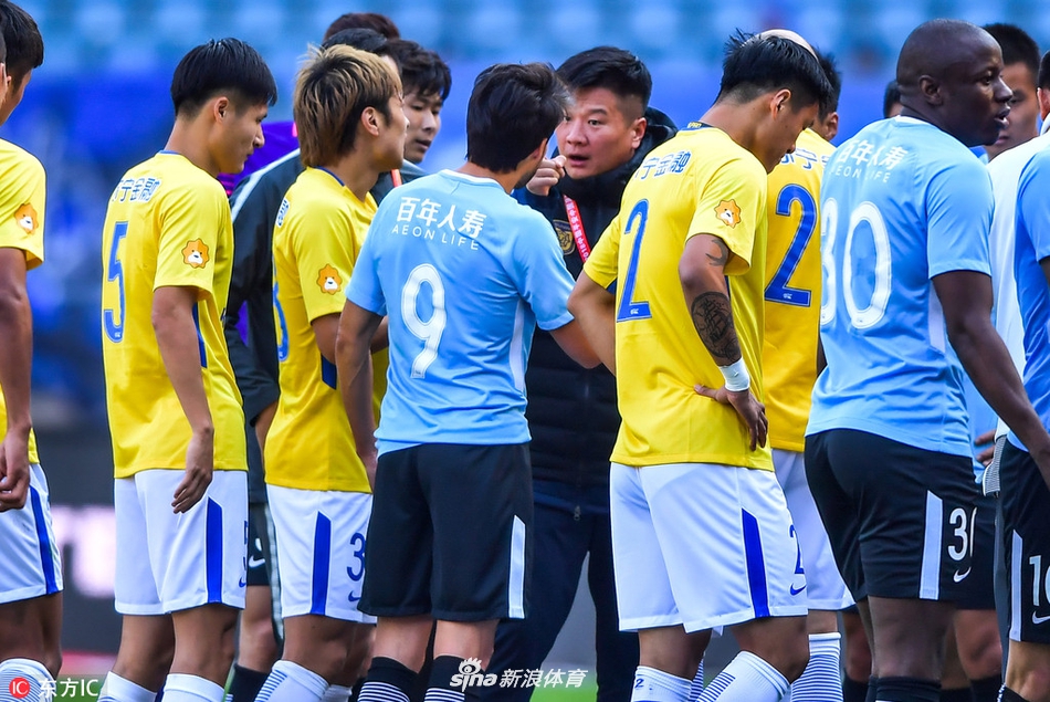 包含江苏苏宁战胜大连一方，保持不败纪录持续的词条