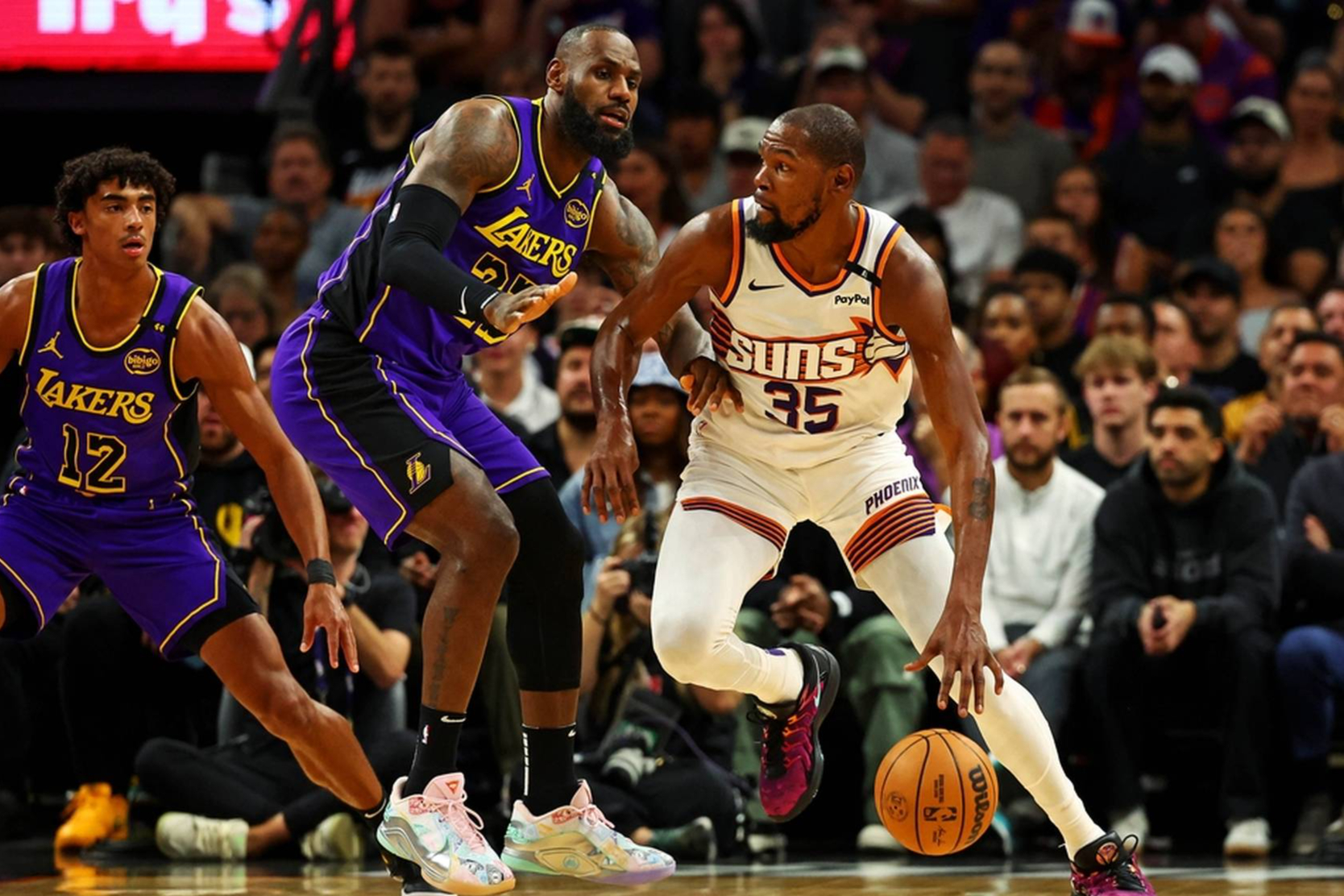 太阳队主场失利,球员状态起伏不定 太阳队主场失利,球员状态起伏不定