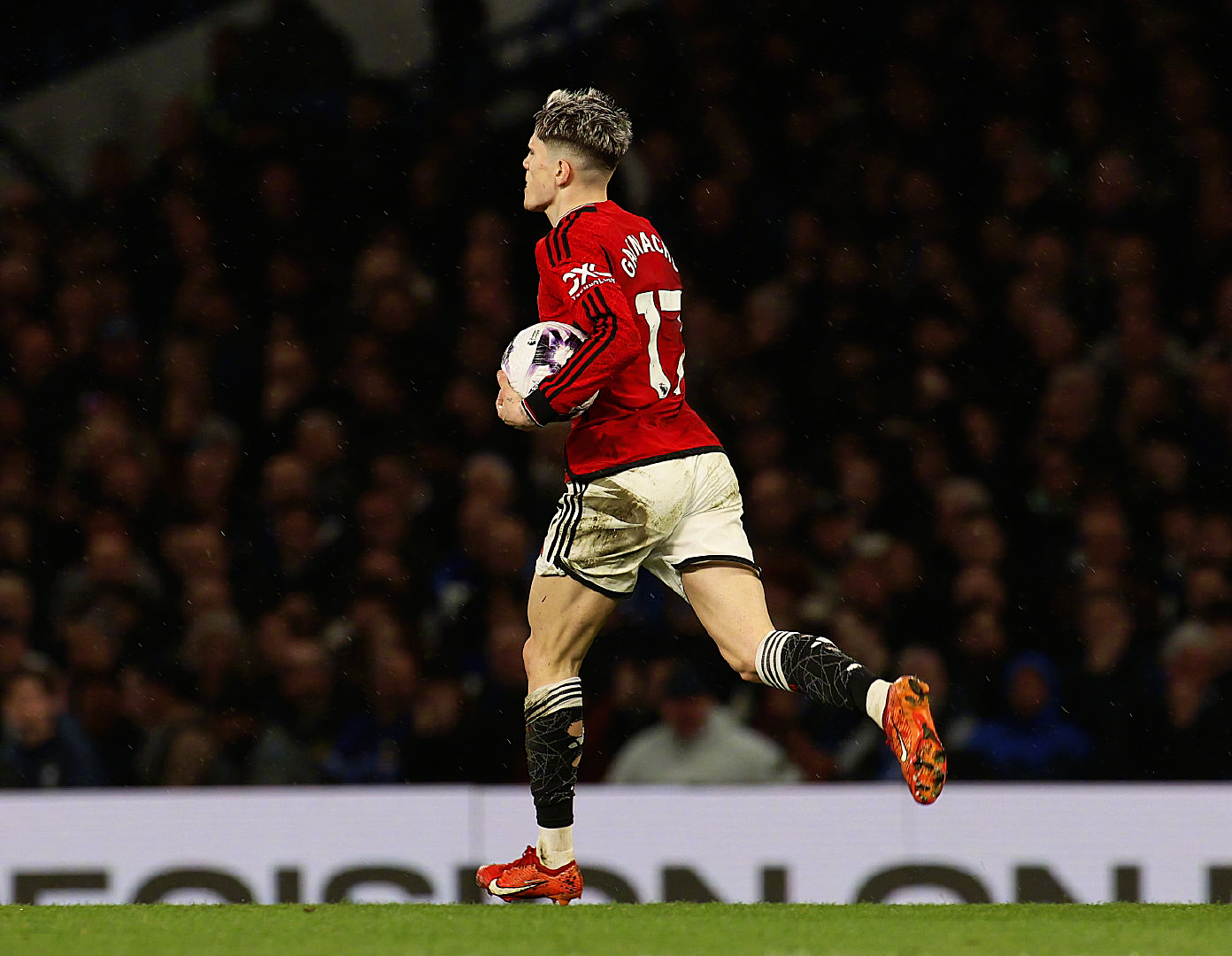 关于利物浦主场战胜卡迪夫城,稳固积分榜前列的信息 关于利物浦主场战胜卡迪夫城,稳固积分榜前列的信息