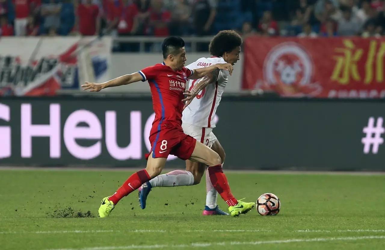 重庆力帆后卫因伤离场，球队实力受影响的简单介绍