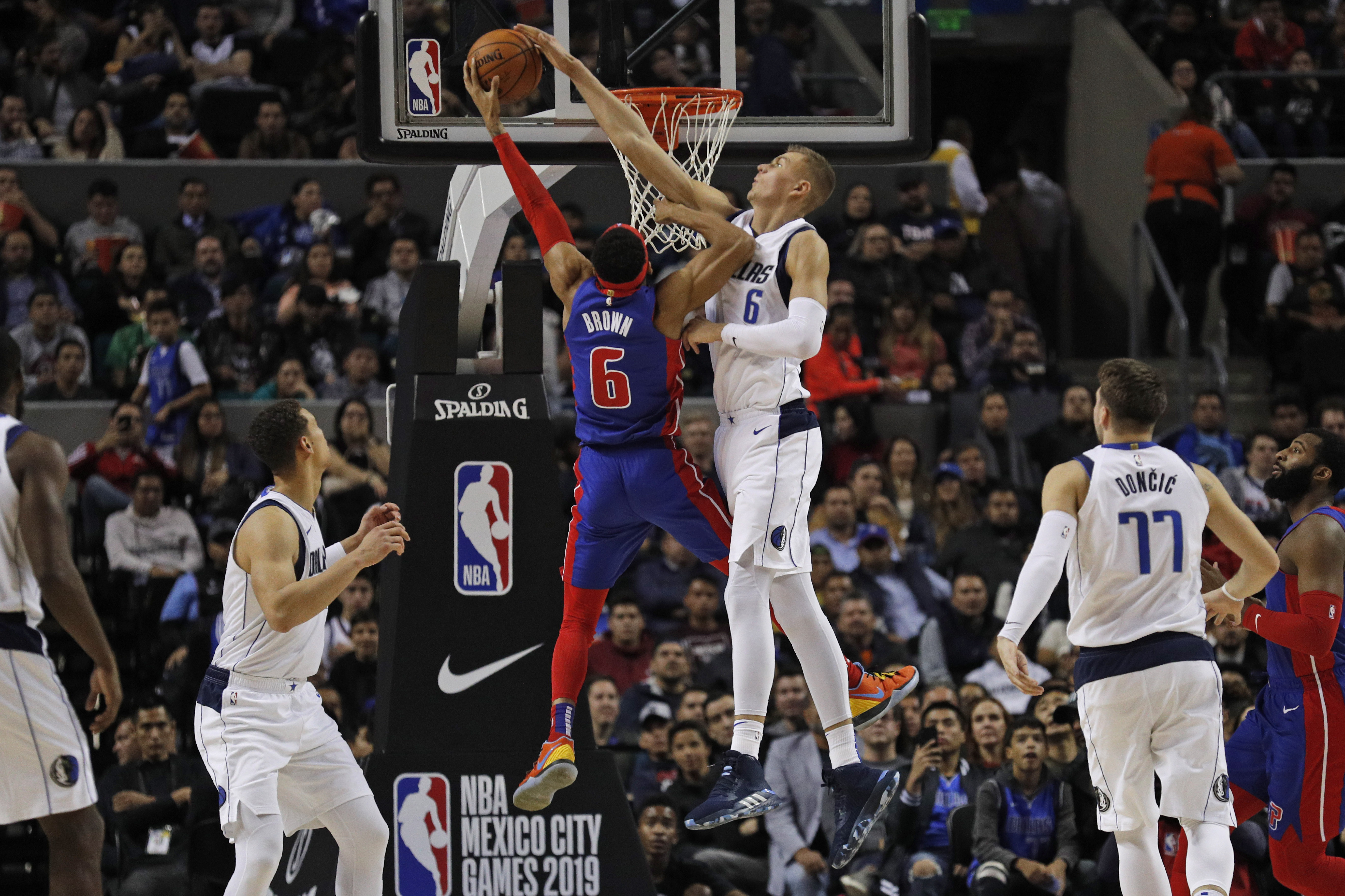 巴西鏖战葡萄牙，阿什拉夫状态火热